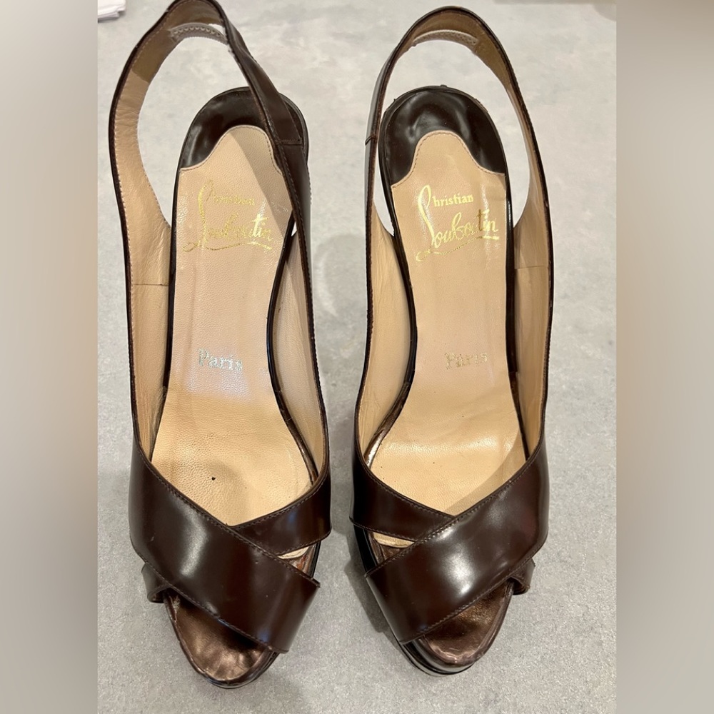 CHRISTIAN LOUBOUTIN BROWN SLING BACK PEEP TOE